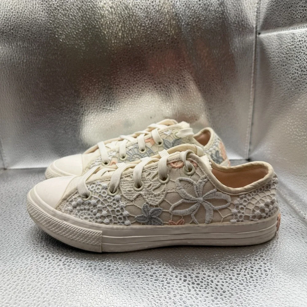 Size 3 Converse Chuck Taylor All Star Kids Butterfly Crochet Low Sneaker A10282F